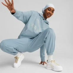 Classics Women's Logo Hoodie -PUMA Sales Classics Womens Logo Hoodie 23